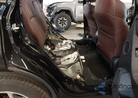 2018 Subaru Forester 2.5I Touring z USA, uszkodzony, nr VIN JF2SJAWC4JH585117